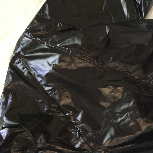 JoyLab | Black Metallic Windbreaker Poncho - Picture 5 of 7